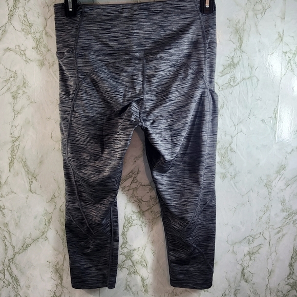 FUNANI Gray Capri Leggings - Picture 7 of 13
